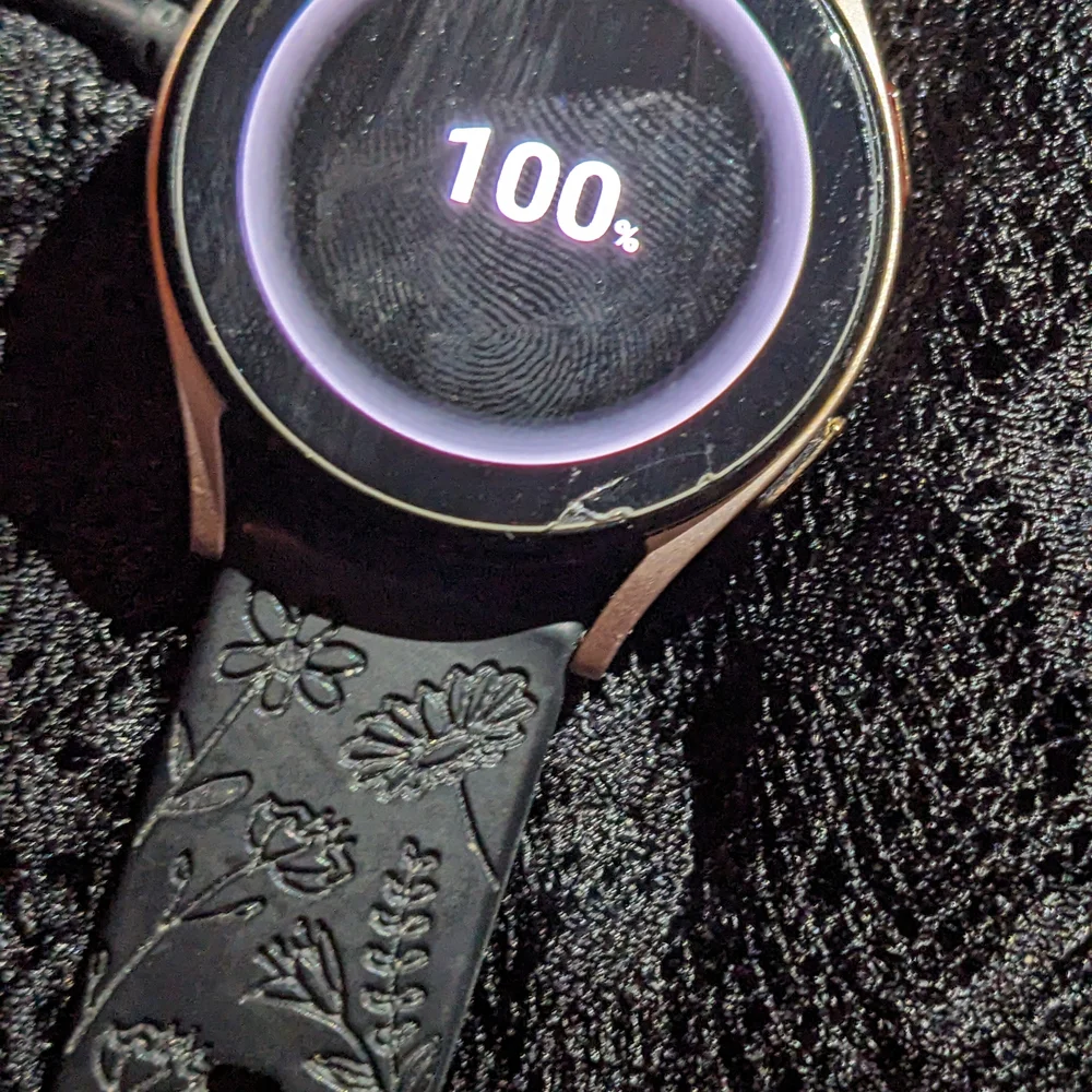 Rose Gold Samsung Galaxy 4 Smartwatch with Interchangeable Bands And Charger